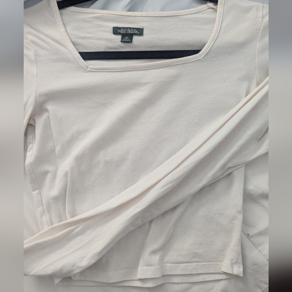 White long sleeve crop top